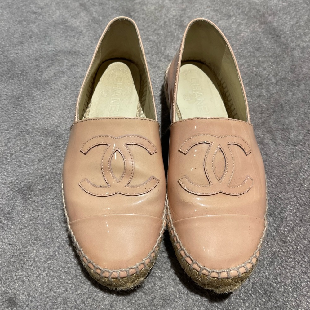 Baby pink patent Chanel espadrilles size 36